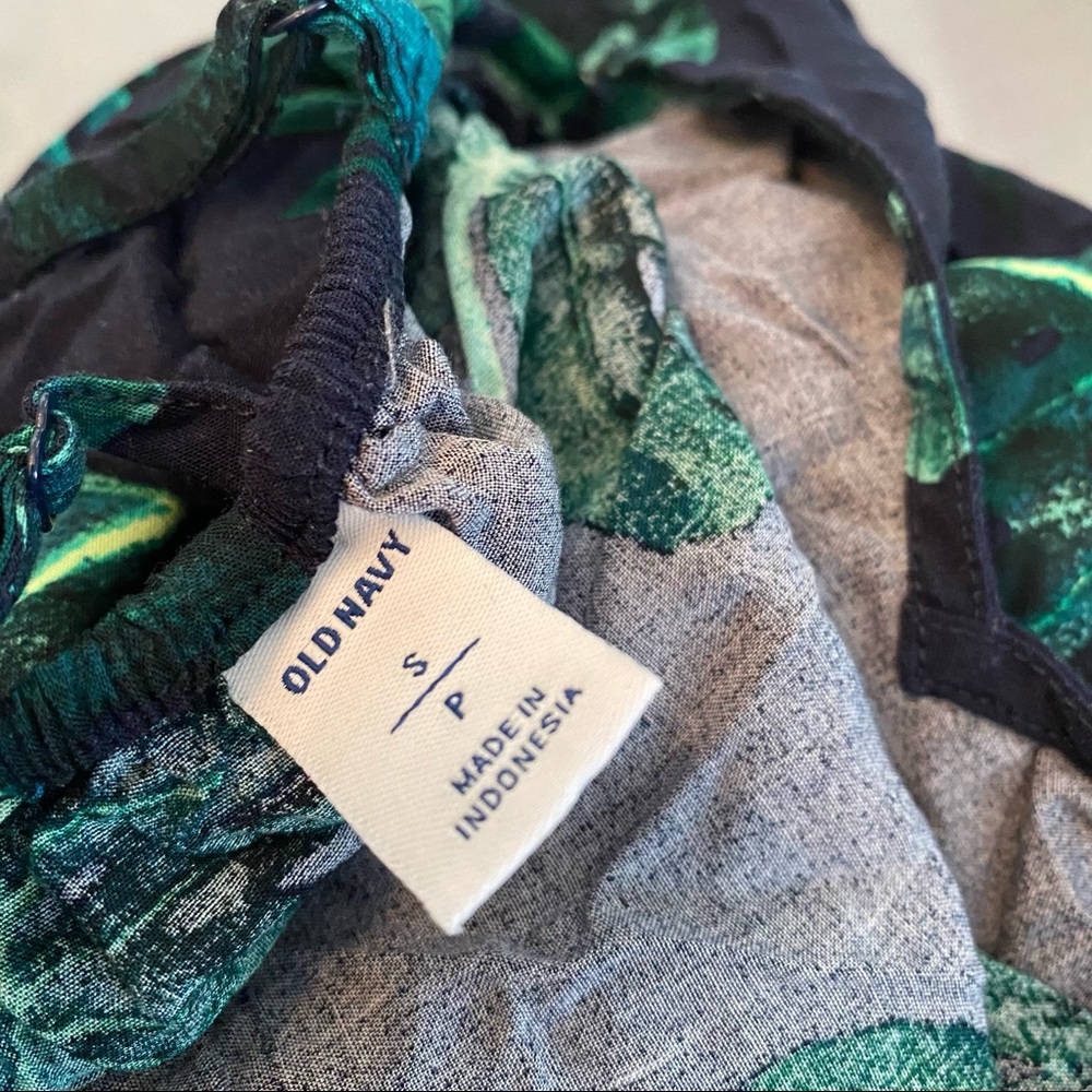 Old Navy Palms Print Maxi Dress - Picture 4 of 8